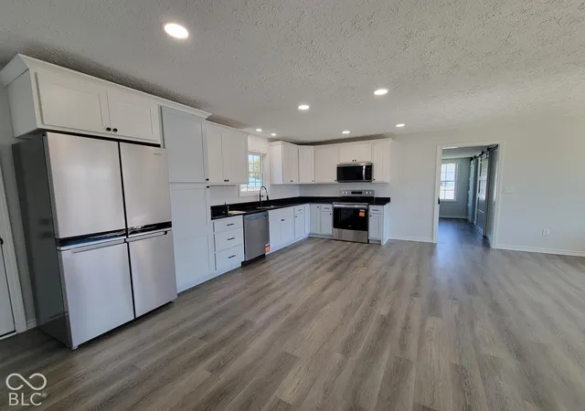 Photo 2 of Single family home for sale at 805 Holiday Dr, Seymour, IN 47274 | MLS# 22130598 | Listing updated on 2026-10-09