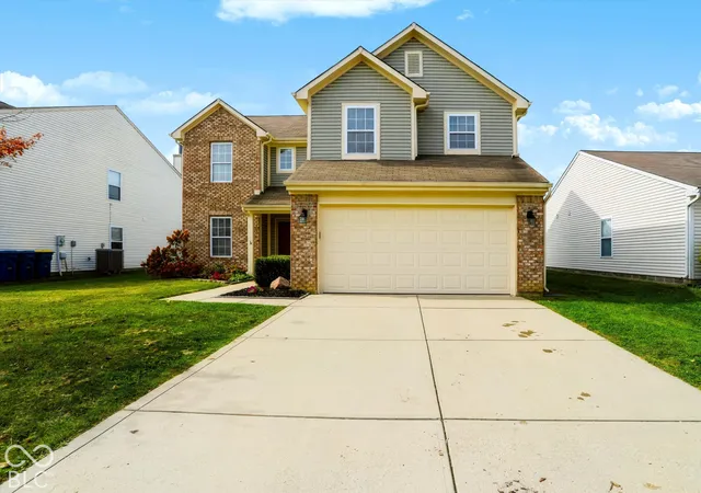 Photo 2 of Single family home for sale at 14226 Gentry Dr, Fishers, IN 46038 | MLS# 22130599 | Listing updated on 2026-10-27