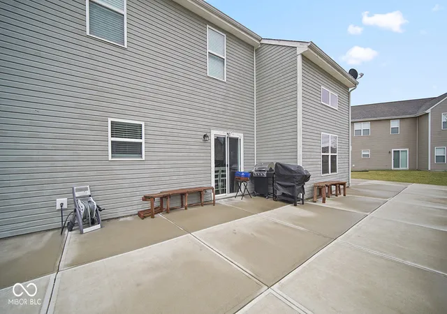 Photo 4 of Single family home for sale at 1436 Amberwoods Ct, Indianapolis, IN 46239 | MLS# 22130602 | Listing updated on 2026-10-08