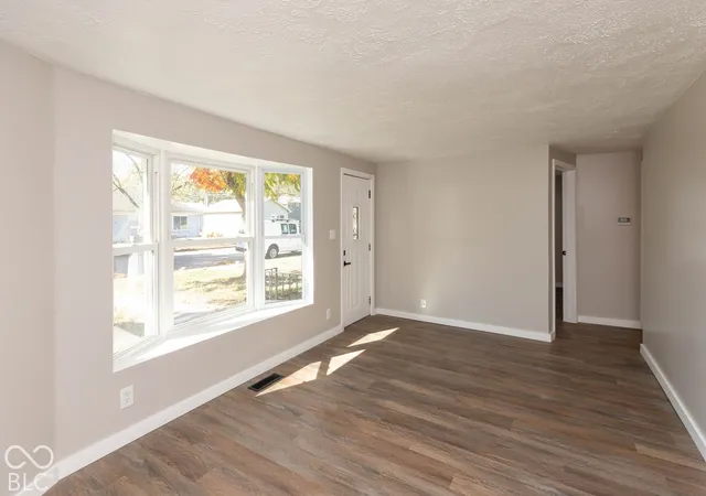 Photo 1 of Single family home for sale at 726 Emerson Dr, Seymour, IN 47274 | MLS# 22130606 | Listing updated on 2026-10-26