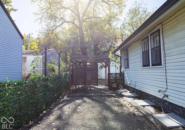 Photo 4 of Single family home for sale at 3711 E 36th Street, Indianapolis, IN 46218 | MLS# 22130611 | Listing updated on 2026-10-09