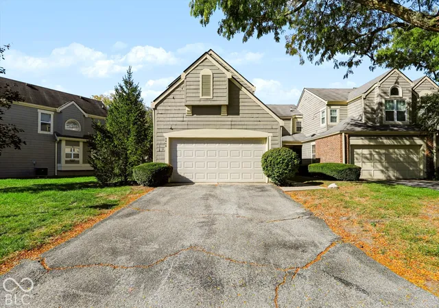 Photo 2 of Condo for sale at 9450 Aberdare Dr #34, Indianapolis, IN 46250 | MLS# 22130612 | Listing updated on 2026-10-09