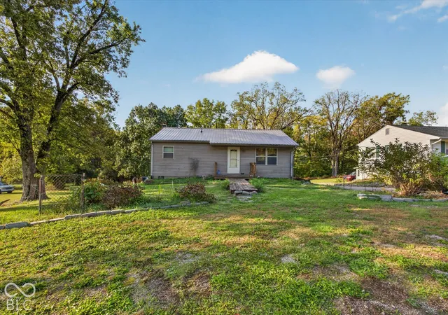 Photo 2 of Single family home for sale at 4203 W Arlington Rd, Bloomington, IN 47404 | MLS# 22130624 | Listing updated on 2026-10-27