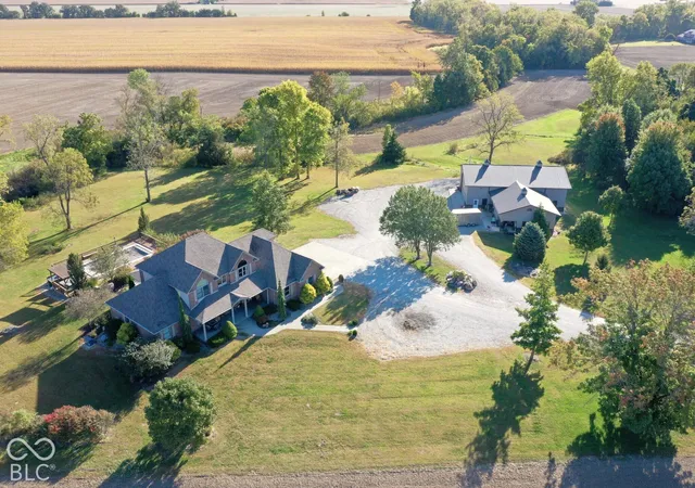 Photo 3 of Single family home for sale at 654 W 900 South, Crawfordsville, IN 47933 | MLS# 22130639 | Listing updated on 2026-10-09