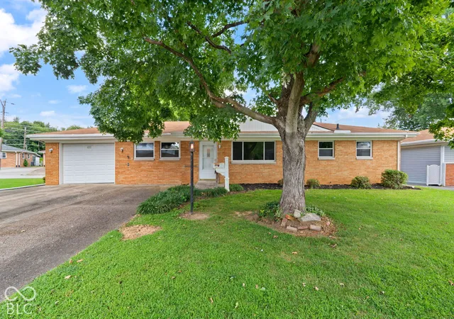 Photo 1 of Single family home for sale at 409 Wedgewood Dr, New Albany, IN 47150 | MLS# 22130641 | Listing updated on 2026-10-09