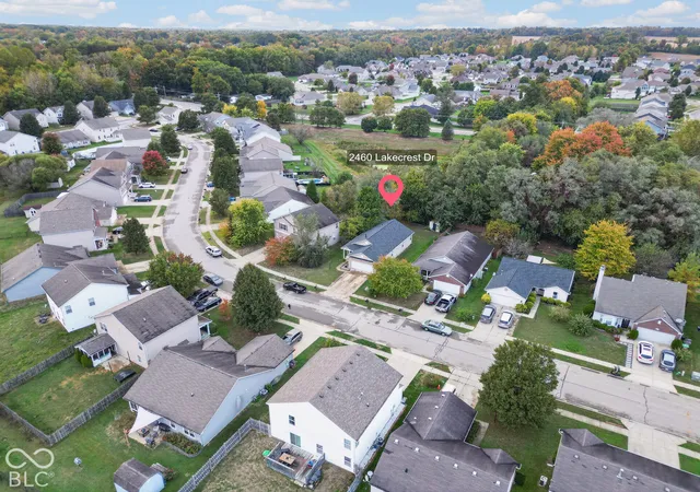 Photo 3 of Single family home for sale at 2460 Lakecrest Dr, Columbus, IN 47201 | MLS# 22130673 | Listing updated on 2026-10-29
