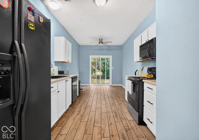 Photo 4 of Single family home for sale at 2460 Lakecrest Dr, Columbus, IN 47201 | MLS# 22130673 | Listing updated on 2026-10-29