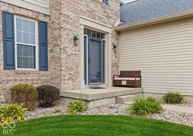 Photo 4 of Single family home for sale at 8534 Rapp Dr, Indianapolis, IN 46237 | MLS# 22130675 | Listing updated on 2026-10-27