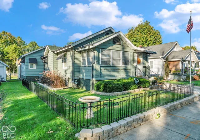 Photo 3 of Single family home for sale at 1308 W Main St, Crawfordsville, IN 47933 | MLS# 22130680 | Listing updated on 2026-10-09