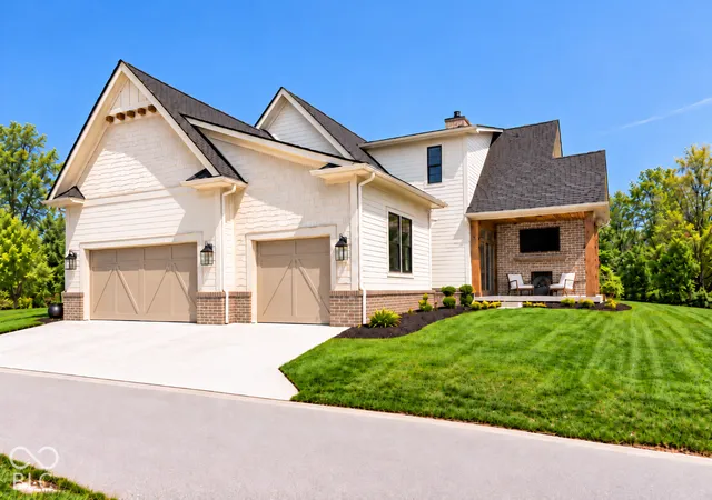 Photo 4 of Single family home for sale at 5838 Marvie Dr, Zionsville, IN 46077 | MLS# 22130681 | Listing updated on 2026-10-23