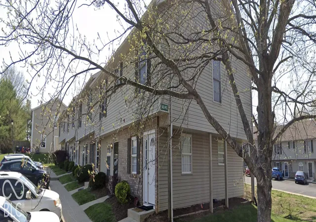 Photo 4 of Condo for sale at 644 E Sherwood Hills Dr, Bloomington, IN 47401 | MLS# 22130683 | Listing updated on 2026-10-09