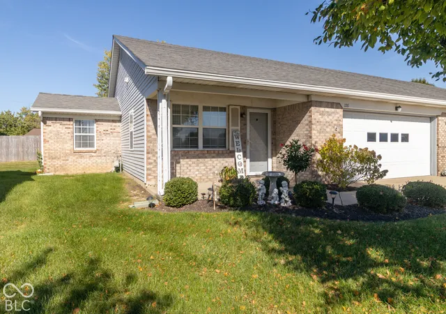 Photo 3 of Condo for sale at 1176 E Apple Lake Dr, Greenfield, IN 46140 | MLS# 22130692 | Listing updated on 2026-10-09