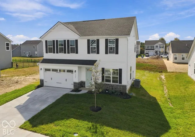 Photo 2 of Single family home for sale at 1133 Brightwood Dr, Greenfield, IN 46140 | MLS# 22130694 | Listing updated on 2026-10-20