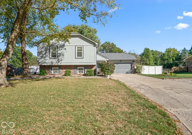 Photo 2 of Single family home for sale at 379 S Serenity Way, Greenwood, IN 46142 | MLS# 22130699 | Listing updated on 2026-10-09
