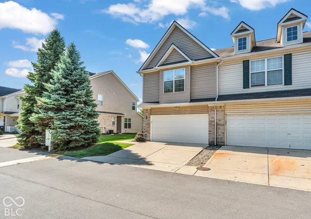 Photo 2 of Condo for sale at 6250 Bishops Pond Ln, Indianapolis, IN 46268 | MLS# 22130700 | Listing updated on 2026-10-09