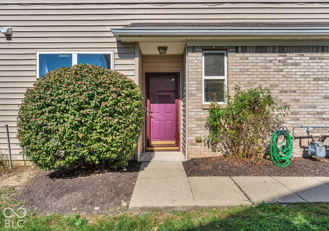 Photo 3 of Condo for sale at 6250 Bishops Pond Ln, Indianapolis, IN 46268 | MLS# 22130700 | Listing updated on 2026-10-09