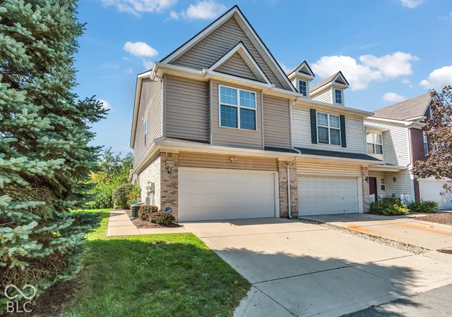 Condo for sale at 6250 Bishops Pond Ln, Indianapolis, IN 46268 | MLS# 22130700