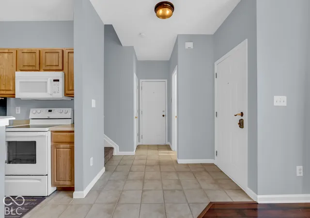 Photo 4 of Condo for sale at 6250 Bishops Pond Ln, Indianapolis, IN 46268 | MLS# 22130700 | Listing updated on 2026-10-09