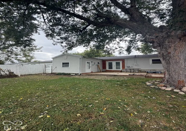 Photo 2 of Single family home for sale at 402 N Miller Ave, Marion, IN 46952 | MLS# 22130705 | Listing updated on 2026-10-27
