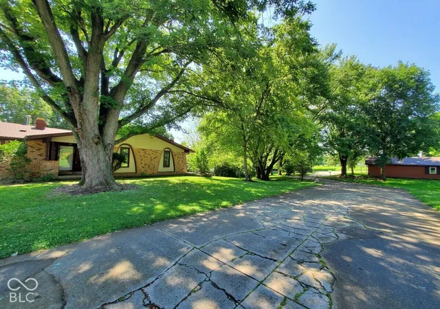 Photo 2 of Single family home for sale at 4720 Mounds Rd, Anderson, IN 46017 | MLS# 22130711 | Listing updated on 2026-10-10