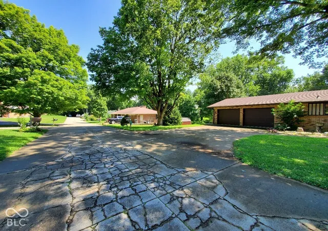 Photo 3 of Single family home for sale at 4720 Mounds Rd, Anderson, IN 46017 | MLS# 22130711 | Listing updated on 2026-10-10
