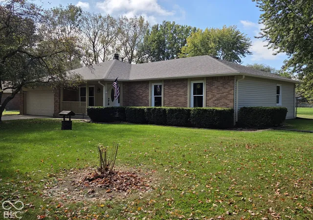 Photo 1 of Single family home for sale at 6614 Weil Dr, Brownsburg, IN 46112 | MLS# 22130713 | Listing updated on 2026-10-26
