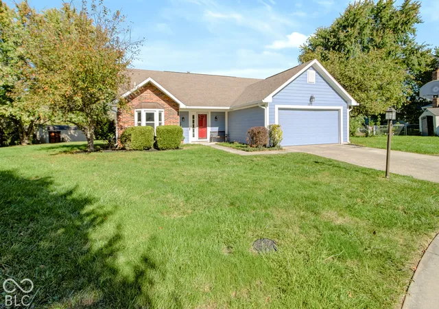 Photo 2 of Single family home for sale at 7812 Ashton Pl, Fishers, IN 46038 | MLS# 22130716 | Listing updated on 2026-10-10