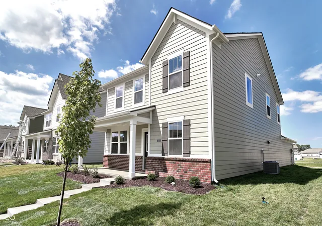 Photo 1 of Single family home for sale at 422 Eisenhower St, Fortville, IN 46040 | MLS# 22130719 | Listing updated on 2026-10-09