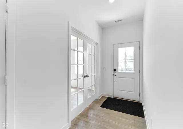 Photo 4 of Single family home for sale at 422 Eisenhower St, Fortville, IN 46040 | MLS# 22130719 | Listing updated on 2026-10-09