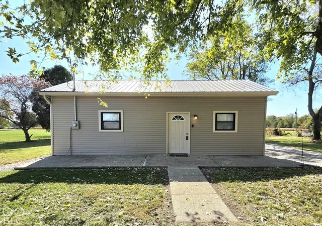 Photo 1 of Single family home for sale at 405 W Pearl St, Waldron, IN 46182 | MLS# 22130721 | Listing updated on 2026-10-10
