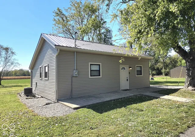 Photo 2 of Single family home for sale at 405 W Pearl St, Waldron, IN 46182 | MLS# 22130721 | Listing updated on 2026-10-10