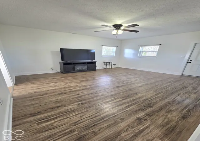 Photo 4 of Single family home for sale at 405 W Pearl St, Waldron, IN 46182 | MLS# 22130721 | Listing updated on 2026-10-10