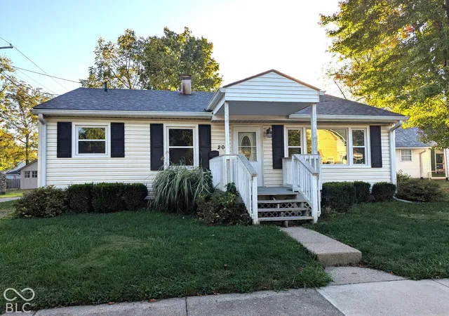 Photo 1 of Single family home for sale at 203 Walnut St, Franklin, IN 46131 | MLS# 22130727 | Listing updated on 2026-10-27