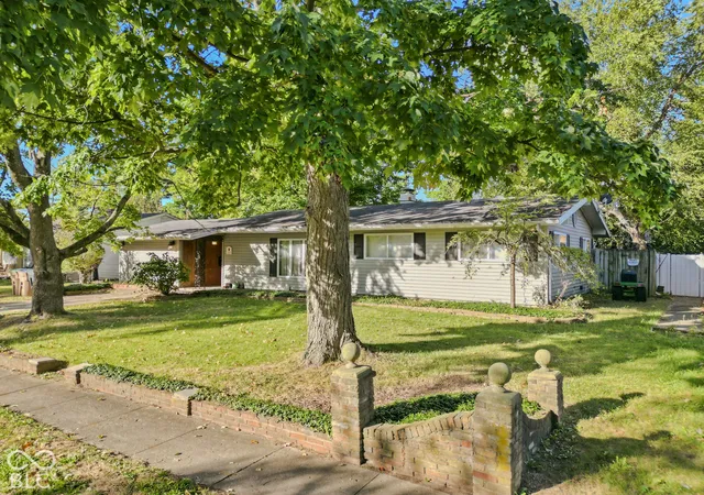 Photo 1 of Single family home for sale at 2820 Lucas Way, Columbus, IN 47203 | MLS# 22130744 | Listing updated on 2026-10-20