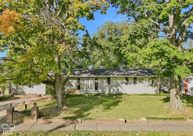 Photo 1 of Single family home for sale at 2820 Lucas Way, Columbus, IN 47203 | MLS# 22130744 | Listing updated on 2026-10-20