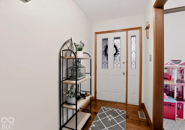 Photo 2 of Single family home for sale at 701 W 500 Road S, Greenfield, IN 46140 | MLS# 22130752 | Listing updated on 2026-10-20