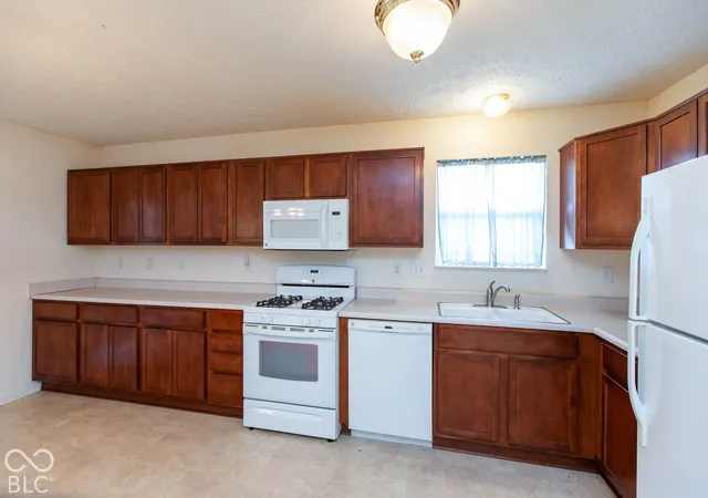 Photo 3 of Single family home for sale at 8113 Sydney Ln, Avon, IN 46123 | MLS# 22130761 | Listing updated on 2026-10-09