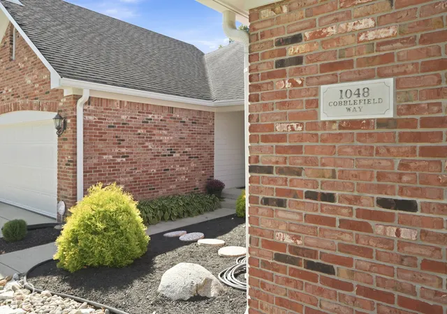 Photo 3 of Single family home for sale at 1048 Cobblefield Way, Greenfield, IN 46140 | MLS# 22130762 | Listing updated on 2026-10-09