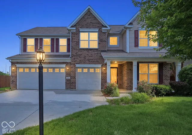 Photo 3 of Single family home for sale at 8110 Eskerban Dr, Avon, IN 46123 | MLS# 22130765 | Listing updated on 2026-10-09