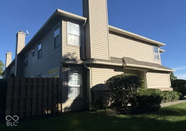Photo 3 of Condo for sale at 11308 Fonthill Dr, Indianapolis, IN 46236 | MLS# 22130771 | Listing updated on 2026-10-19