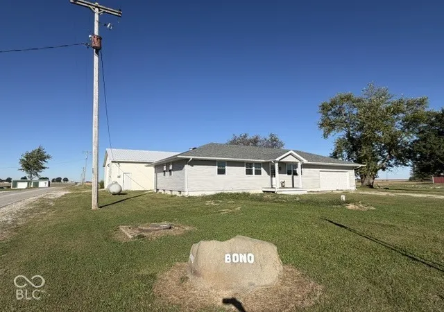 Photo 2 of Single family home for sale at 8499 S State Rd 71, Dana, IN 47847 | MLS# 22130773 | Listing updated on 2026-10-29