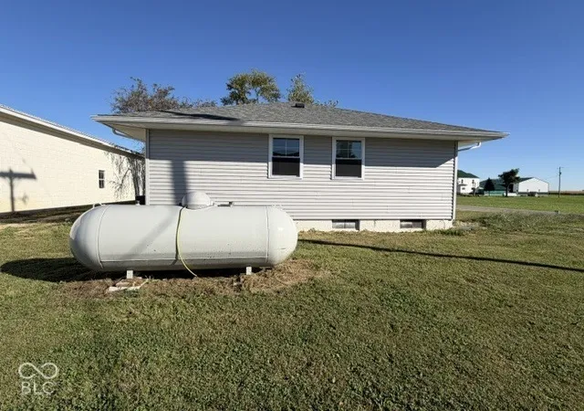 Photo 4 of Single family home for sale at 8499 S State Rd 71, Dana, IN 47847 | MLS# 22130773 | Listing updated on 2026-10-29