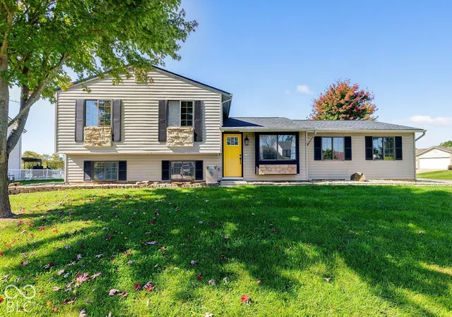 Photo 1 of Single family home for sale at 10803 Lupine Ln, Fort Wayne, IN 46804 | MLS# 22130779 | Listing updated on 2026-10-10