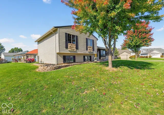 Photo 3 of Single family home for sale at 10803 Lupine Ln, Fort Wayne, IN 46804 | MLS# 22130779 | Listing updated on 2026-10-10