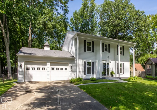 Photo 1 of Single family home for sale at 932 Marwood Trl N Dr, Carmel, IN 46280 | MLS# 22130782 | Listing updated on 2026-10-09