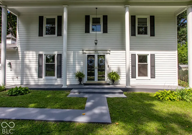 Photo 2 of Single family home for sale at 932 Marwood Trl N Dr, Carmel, IN 46280 | MLS# 22130782 | Listing updated on 2026-10-09