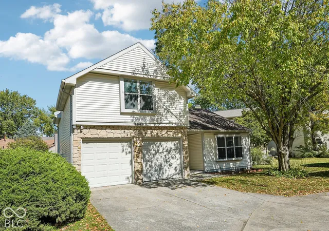 Photo 2 of Condo for sale at 2943 Horse Hl W Dr, Indianapolis, IN 46214 | MLS# 22130795 | Listing updated on 2026-10-09