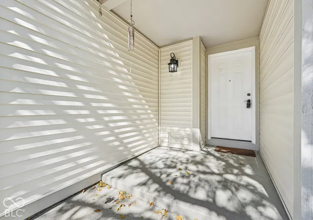 Photo 3 of Condo for sale at 2943 Horse Hl W Dr, Indianapolis, IN 46214 | MLS# 22130795 | Listing updated on 2026-10-09
