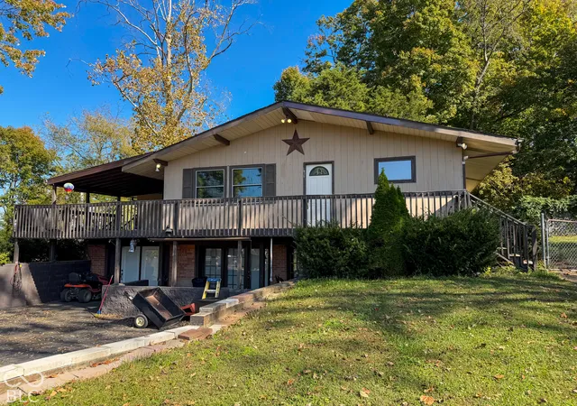 Photo 1 of Sale Pending at 2701 W 600 North, Columbus, IN 47201 | MLS# 22130806 | Listing updated on 2026-10-28