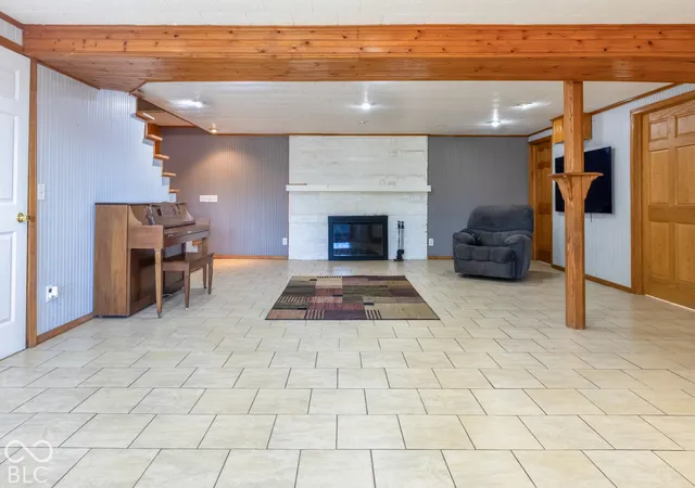 Photo 3 of Sale Pending at 2701 W 600 North, Columbus, IN 47201 | MLS# 22130806 | Listing updated on 2026-10-28